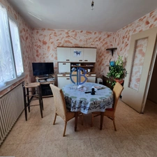 IMMEUBLE A USAGE MIXTE  - CENTRE-VILLE DE LA TOUR-DU-PIN  - BELLE OPPORTUNITE