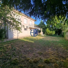MAISON INDIVIDUELLE 80m2 A RENOVER  CENTRE-VILLE  -  LA TOUR DU PIN