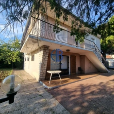 MAISON INDIVIDUELLE 80m2 A RENOVER  CENTRE-VILLE  -  LA TOUR DU PIN