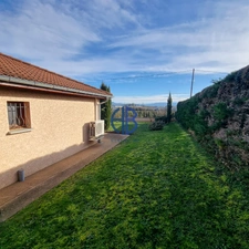 ROCHETOIRIN NOUVEAUTE ! Maison T4 de plain-pied avec jardin arboré et vue montagnes