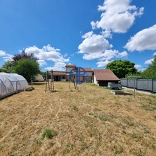 Maison T6 ROCHETOIRIN avec SPA, véranda lumineuse et cuisine d'été - 120m2 sur 1255m2 de terrain clos