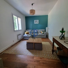 À VENDRE - ROCHETOIRIN - Élégante maison familiale de 159 m² sur parcelle de 1 200 m² paysagée