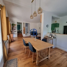 À VENDRE - ROCHETOIRIN - Élégante maison familiale de 159 m² sur parcelle de 1 200 m² paysagée