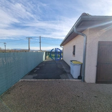 ROCHETOIRIN NOUVEAUTE ! Maison T4 de plain-pied avec jardin arboré et vue montagnes