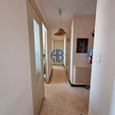 IMMEUBLE A USAGE MIXTE  - CENTRE-VILLE DE LA TOUR-DU-PIN  - BELLE OPPORTUNITE