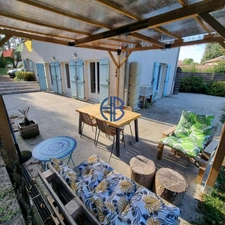 À VENDRE - ROCHETOIRIN - Élégante maison familiale de 159 m² sur parcelle de 1 200 m² paysagée