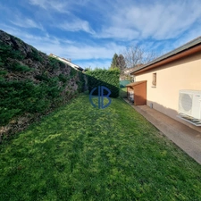 ROCHETOIRIN NOUVEAUTE ! Maison T4 de plain-pied avec jardin arboré et vue montagnes