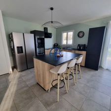 EXCLUSIVITÉ - Plain-pied moderne de 2020   96 m²   Terrain 2 618 m²   Fond d'impasse  Saint-Jean-de-Soudain (38110)