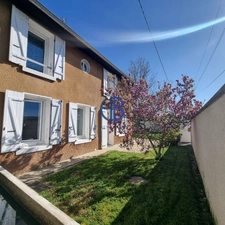 MAISON ROCHETOIRIN - LIMITE SAINT-JEAN-DE-SOUDAIN - 4 pièces - 131 m2