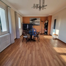 MAISON INDIVIDUELLE 80m2 A RENOVER  CENTRE-VILLE  -  LA TOUR DU PIN