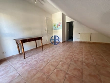 Apparement T4 + terrasse + 2 garages + cave + local vélos