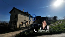 Ferme -- Maison + dépendences sur 4500m2 de terrain