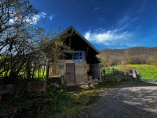 Ferme -- Maison + dépendences sur 4500m2 de terrain