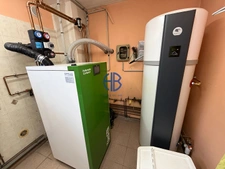 Maison de caractère d'environ 180 m² habitables, en pisé