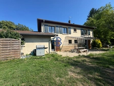 Maison Perouges 7 pièce(s) 172 m2