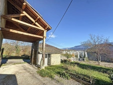 Rare, hauteur de Voiron, maison avec grange attenante, au ca...