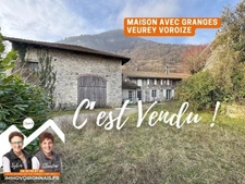 Maison en pierre de 150 m² avec grange de 100 m² au sol, au...