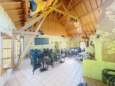 Auberge restaurant en pierre avec cuisine professionnelle, p...