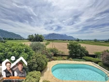 Vue Vercors, calme, piscine, état impeccable, tout y est !