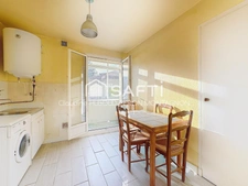 Appartement lumineux 4 pièces, 2 chambres, avec parking et c...