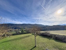 Rare : Appartement de charme dans ancien château avec parc a...