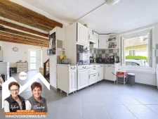Maison de village en pierres avec extérieurs, DPE à 23 point...