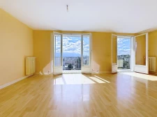 A 6 points du DPE D, T3 à rénover, belle surface, vue magnif...