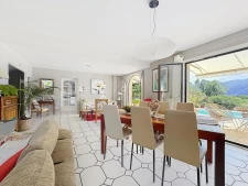 Vue Vercors, calme, piscine, état impeccable, tout y est !