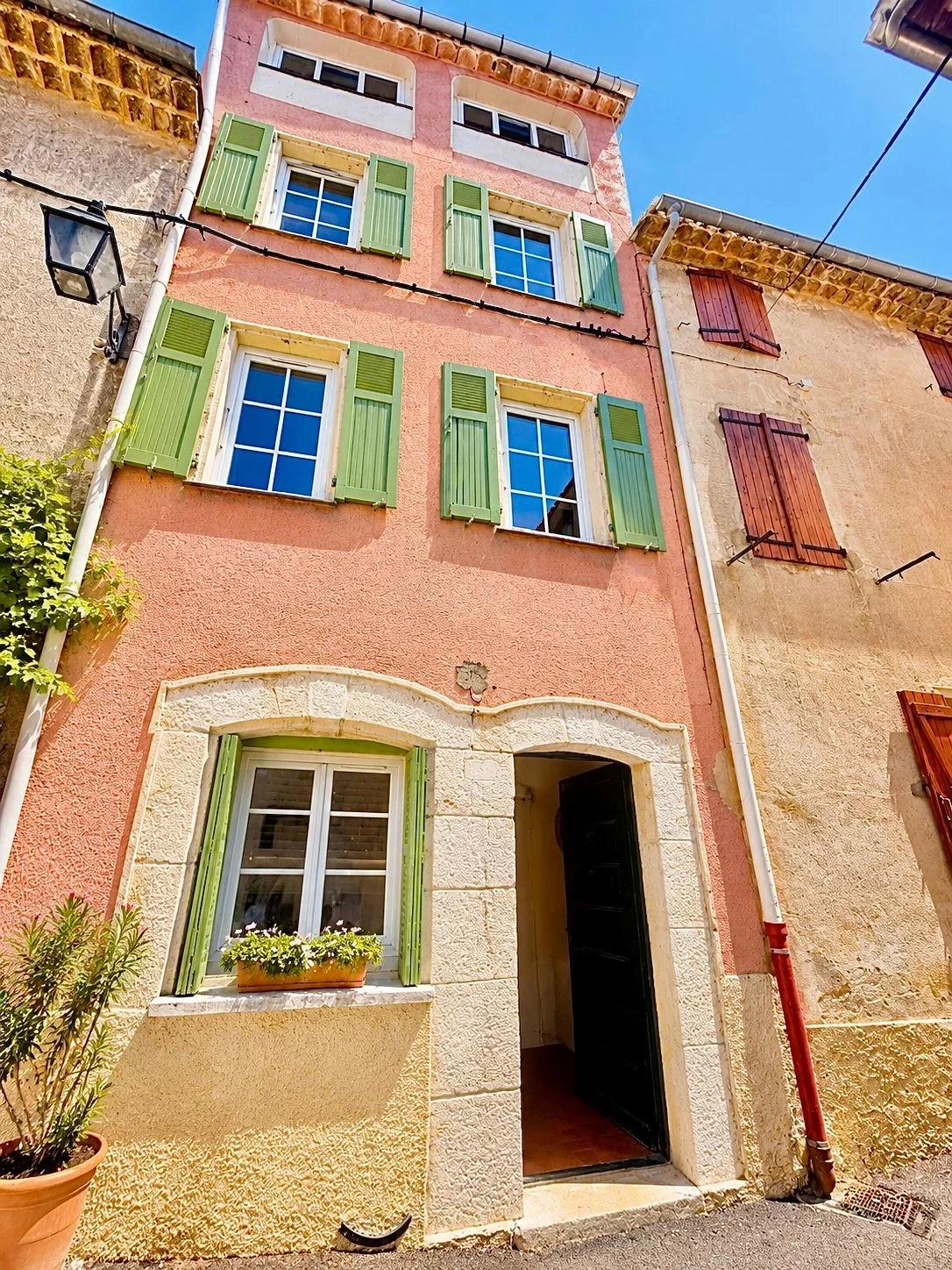 Maison 5 pièces 105 m² · à Carros · 105 m² · 646 000 €