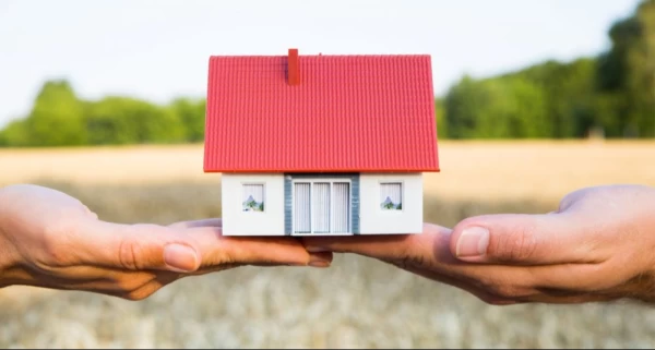 Location de biens immobiliers : opter pour du court terme ou du long terme ?