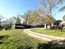 ANCIENNE MAISON DE MAITRE AVEC APPARTEMENTS ET DEPENDANCES E
