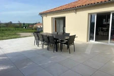 maison contemporaine alliant élégance et espace de vie