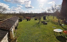 ANCIENNE MAISON DE MAITRE AVEC APPARTEMENTS ET DEPENDANCES E