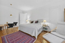 PARIS 17 - RUE DU DOBROPOL 3