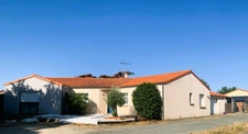 PAVILLON PLAIN-PIED 159 M2 sur grande parcelle arborée