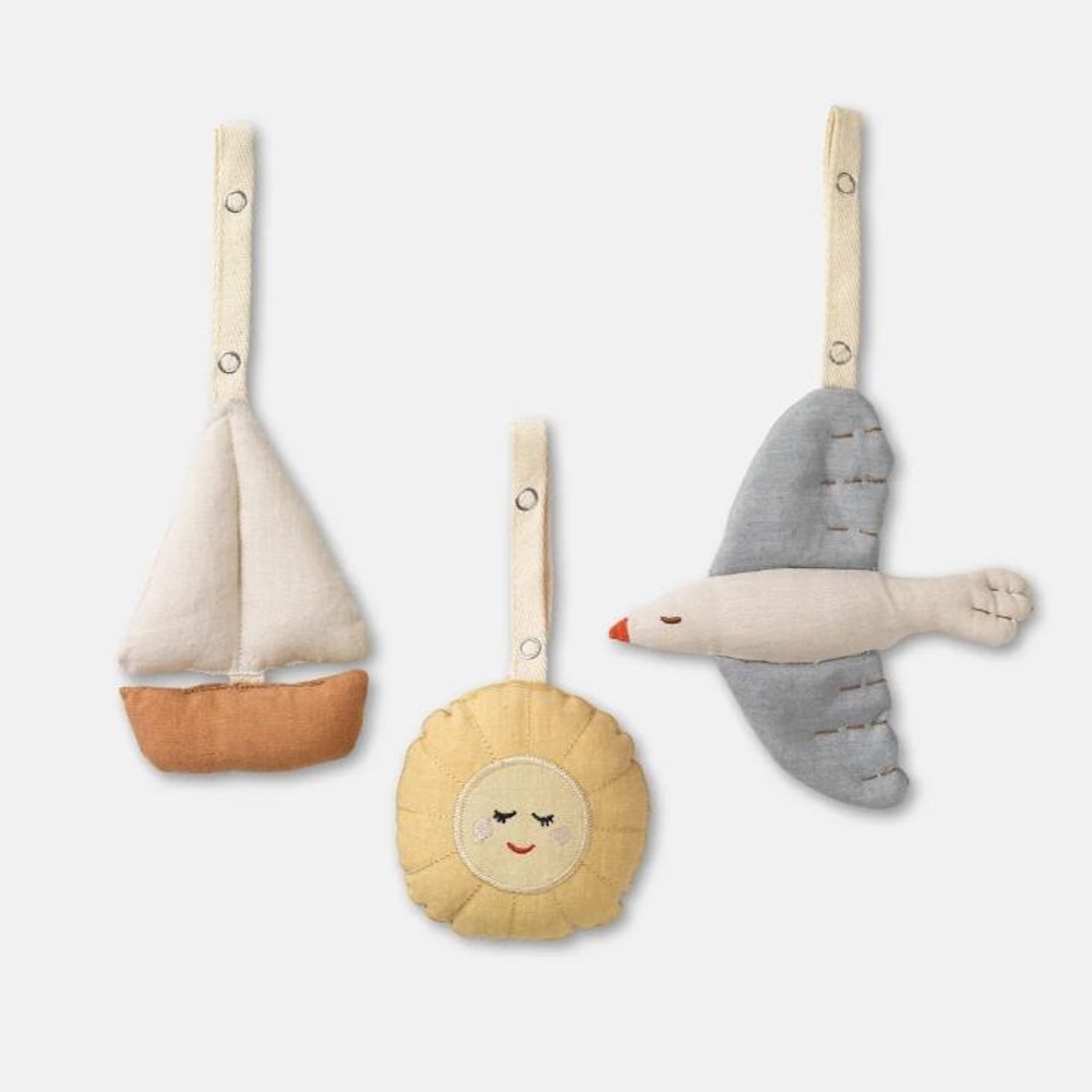 3 jouets à suspendre 12cm NEMO Dear April Sailboats