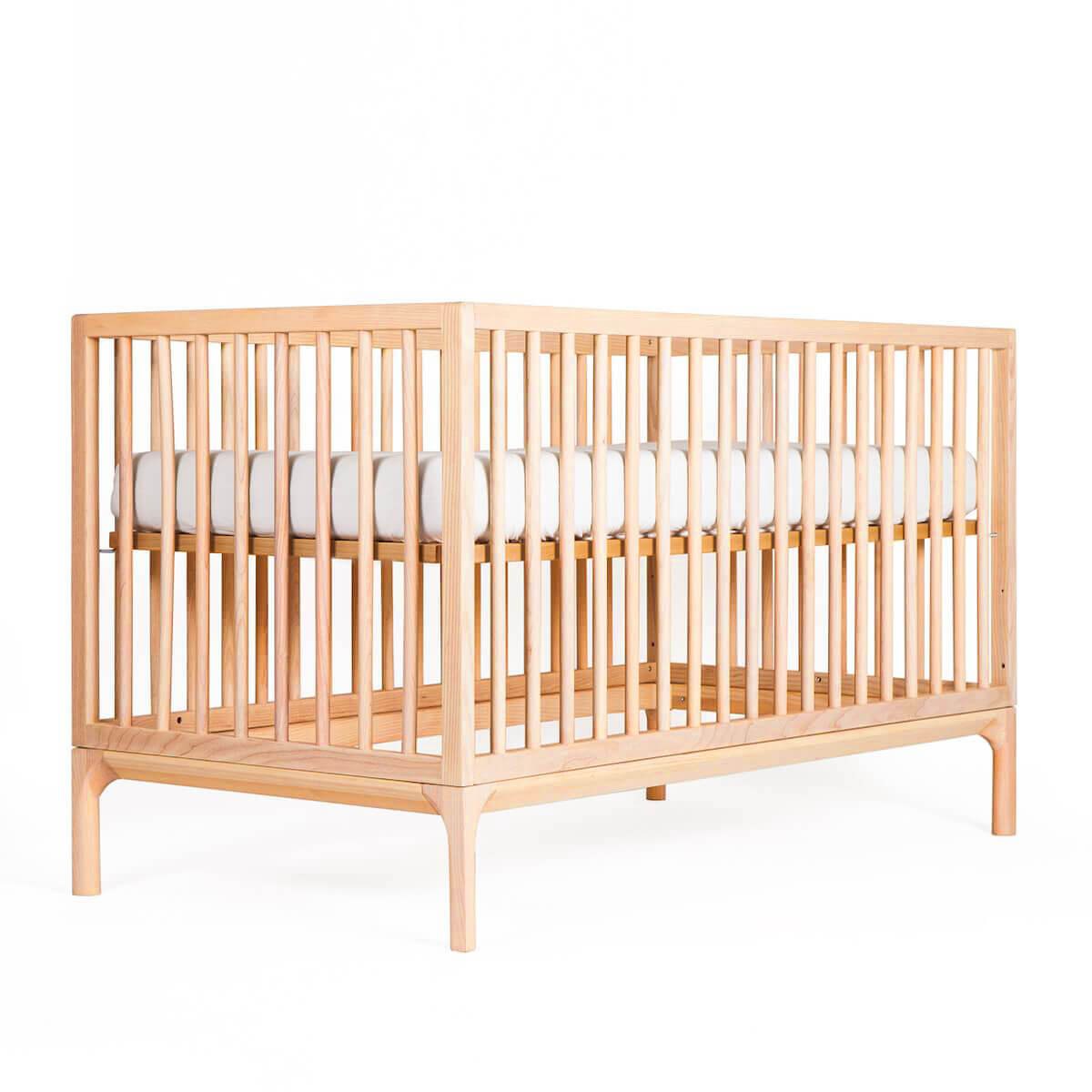 Babybett KERA in Buche mit Aufsatz Round-Sockelfuß Bevel