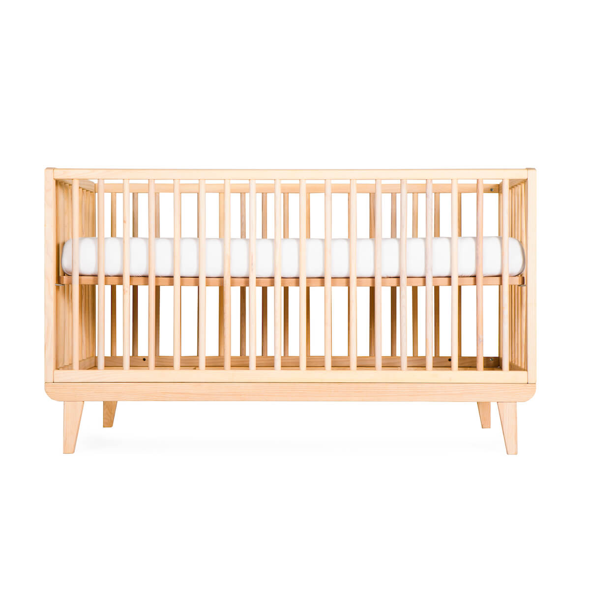 Babybett KERA in Buche mit Aufsatz Straight-Sockelfuß Retro