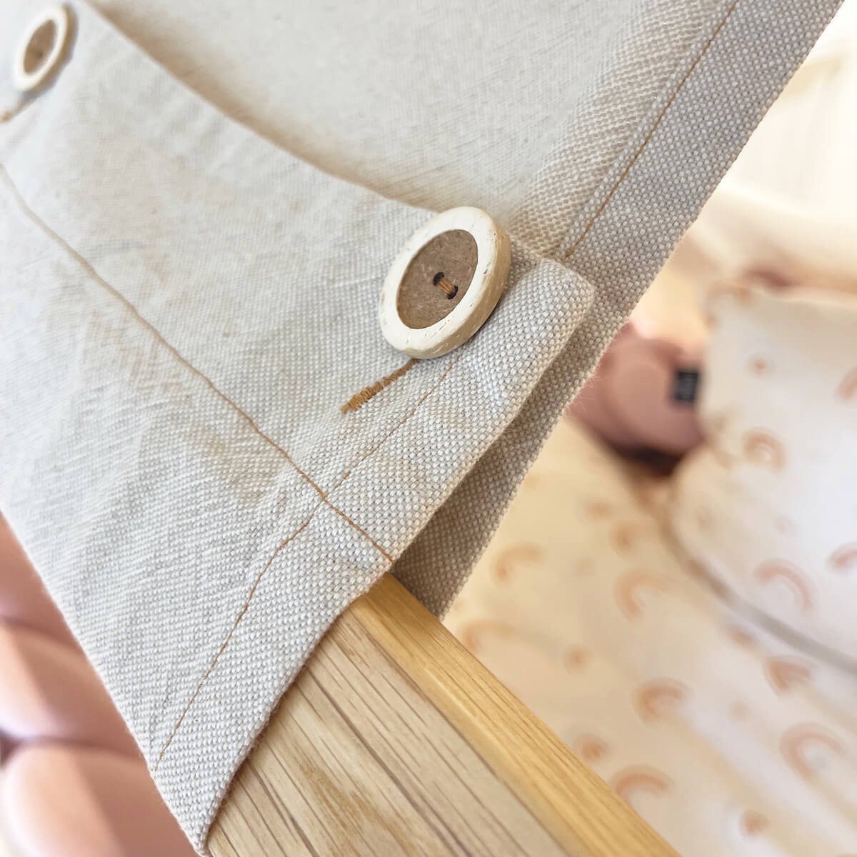 Bett bodentief Dach Montessori Fallschutz hoch KASVA Buche weiß lackiert-Eiche geölt Dachtextil
