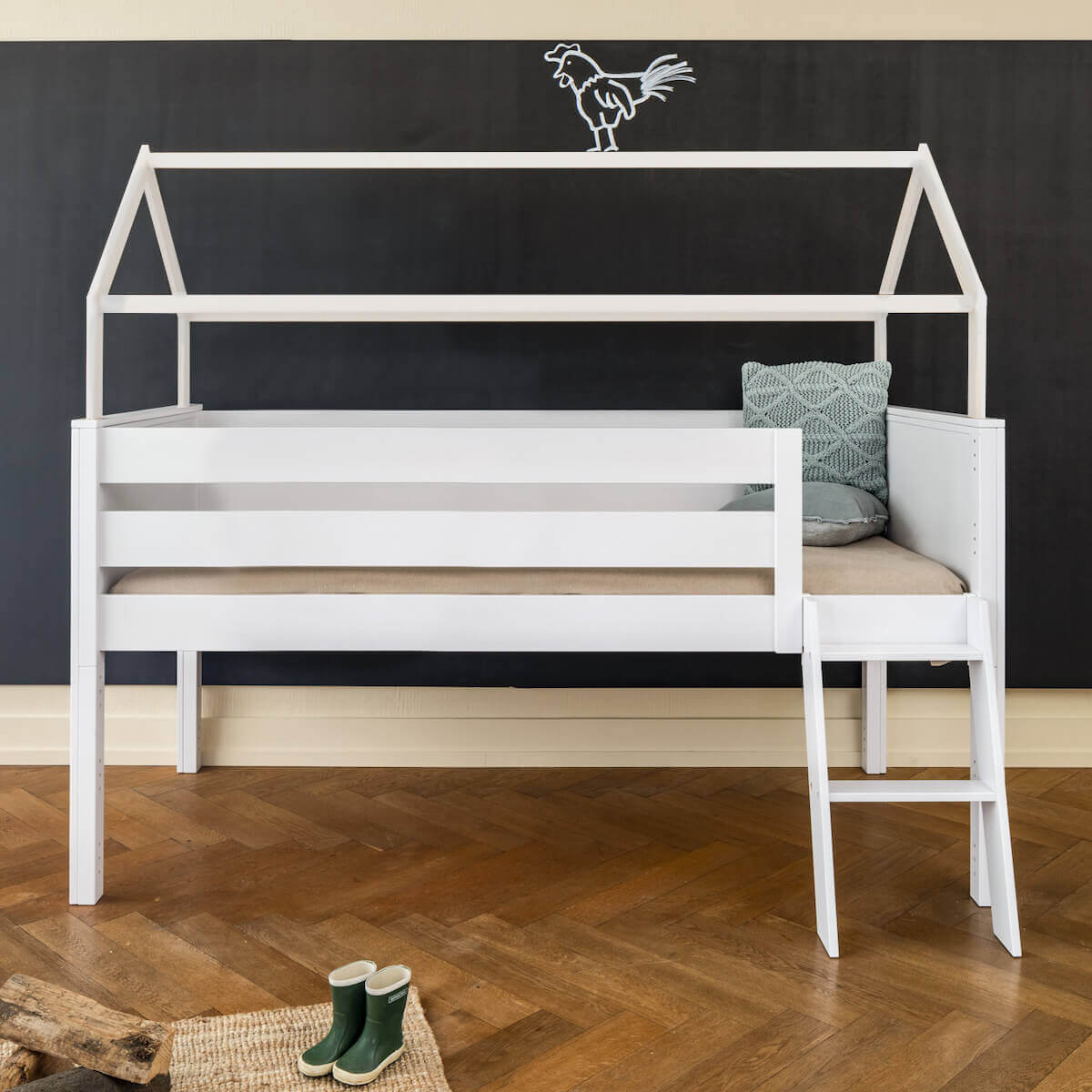 Bett halbhoch Dach KASVA Buche weiß lackiert