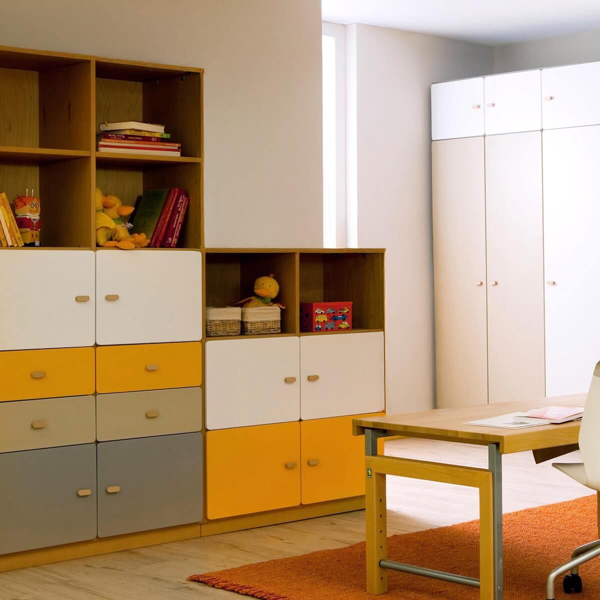 Commode 3 portes 93x78cm DESTYLE de Breuyn blanc orange