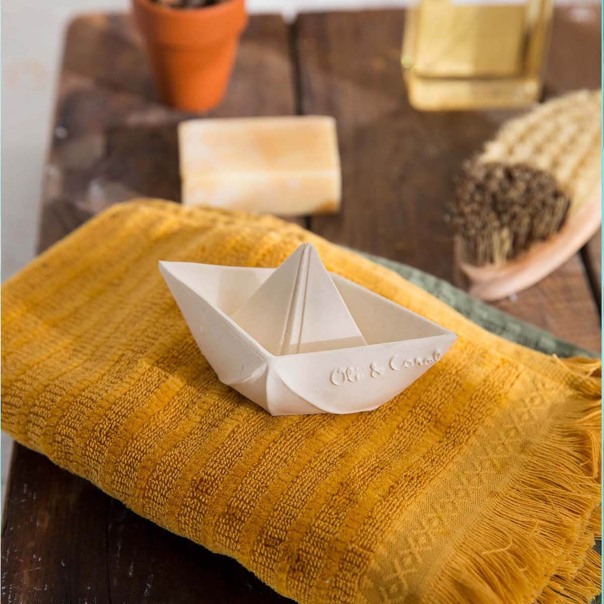 Jouet de bain ORIGAMI BOAT Oli&Carol White