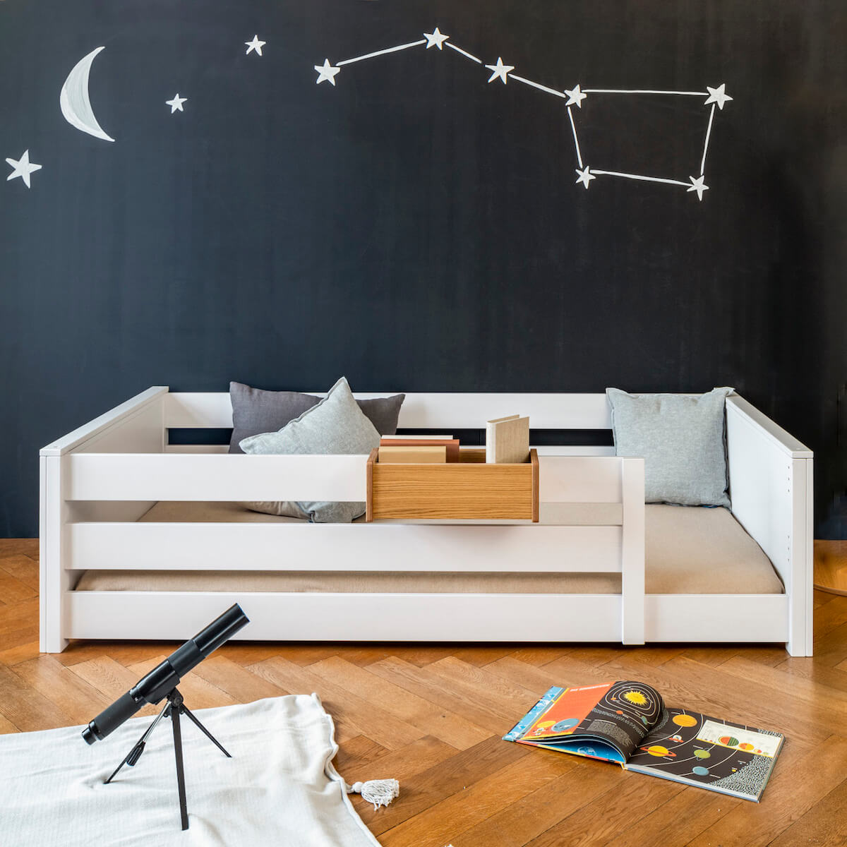 Liege bodentief-Fallschutz hoch 90x200cm KASVA Buche massiv weiß-lackiert