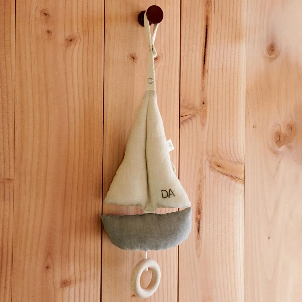 Mobile musical 22cm PONDUS SAILLBOAT Dear April blue off-white