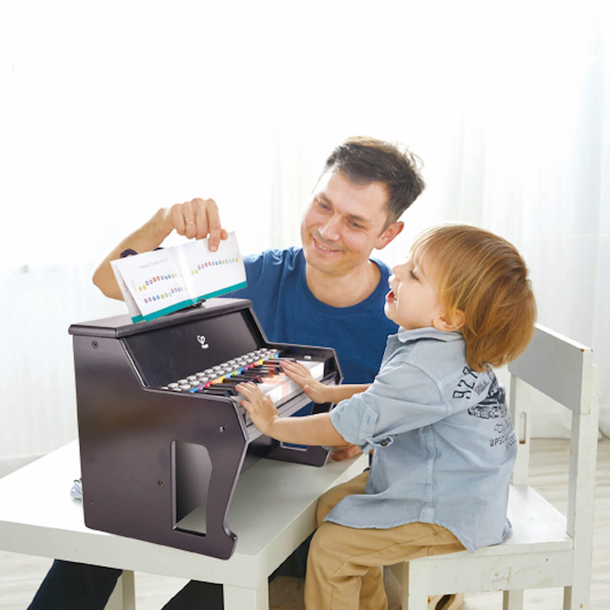Piano luminoso LEARN WITH LIGHTS Hape negro