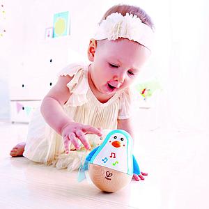 Pingüino musical PENGUIN MUSICAL WOBBLER Hape