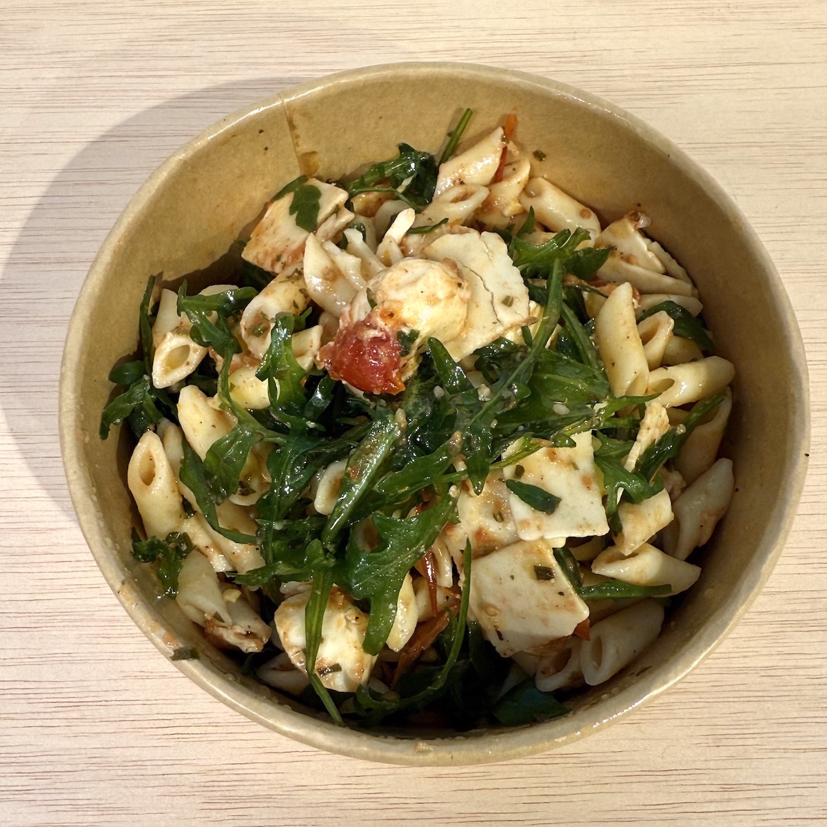 Salade pennettes mozzarella et roquette petite 