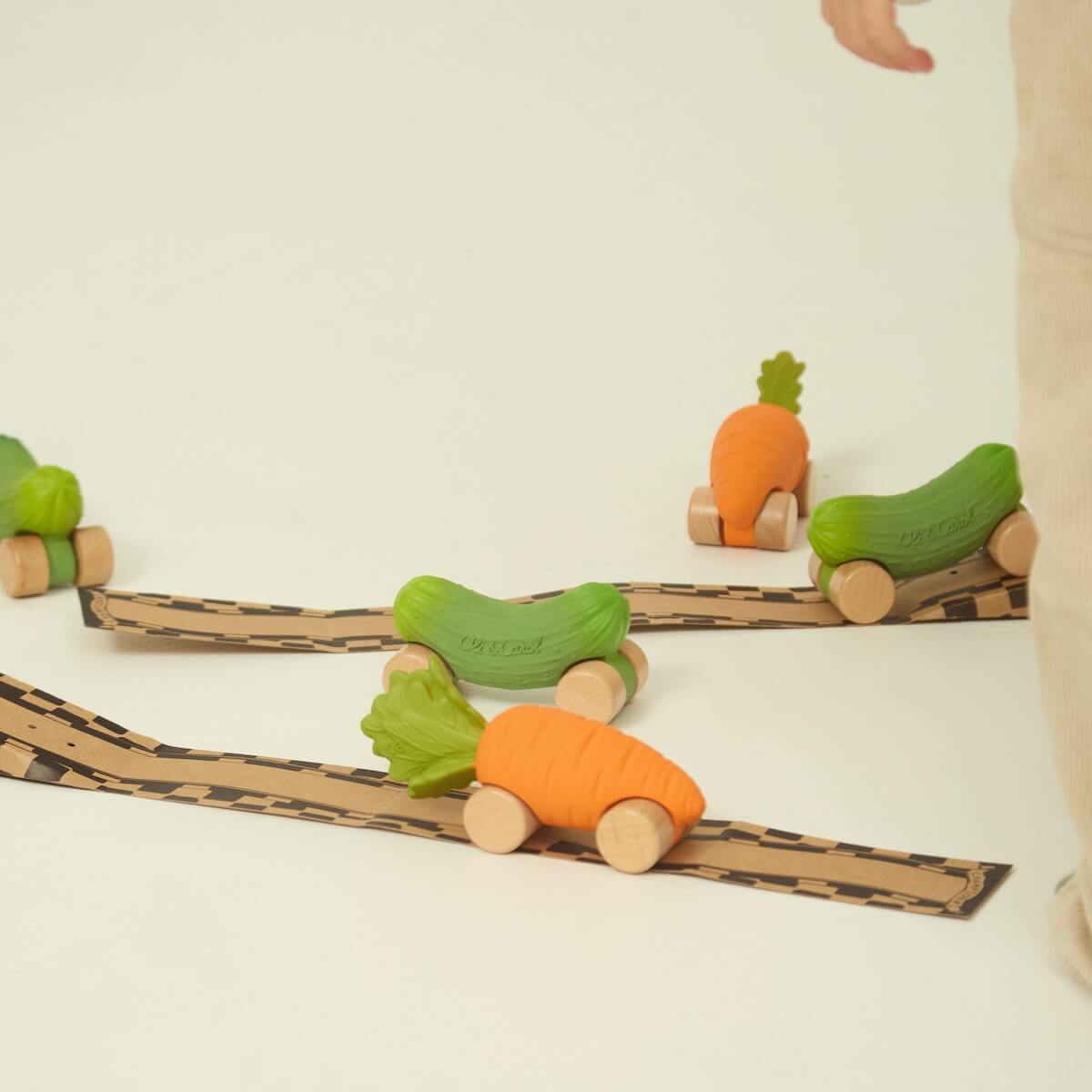 Voiture PEPINO THE CUCUMBER CAR Oli&Carol