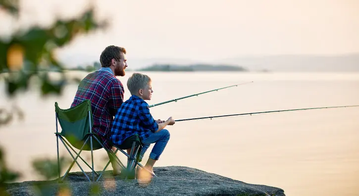 Activité au bord du lac de Servières