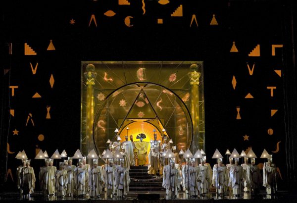 A scene from MozartÕs ÒDie Zauberflte.Ó Photo: Cory Weaver/Metropolitan Opera Taken during the dress rehearsal at the Metropolitan Opera on September 16, 2009.